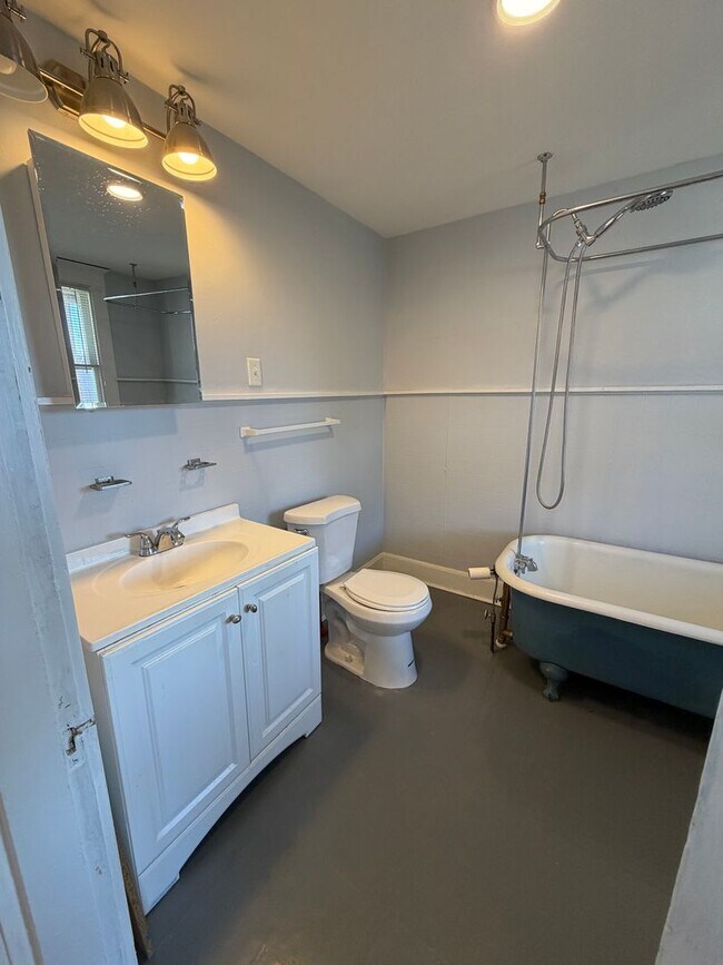 Building Photo - 23 Randall St