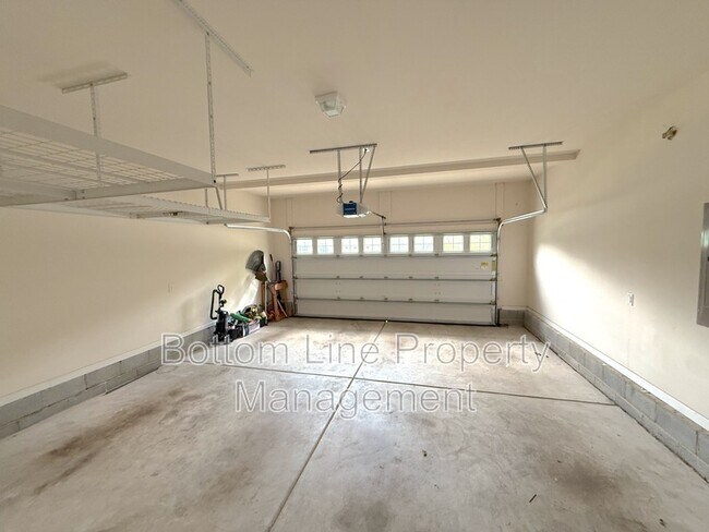 Building Photo - 10652 Sky Chase Ave NW