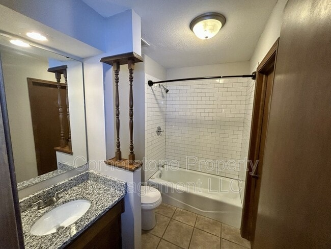 Building Photo - 1024 Jana Dr