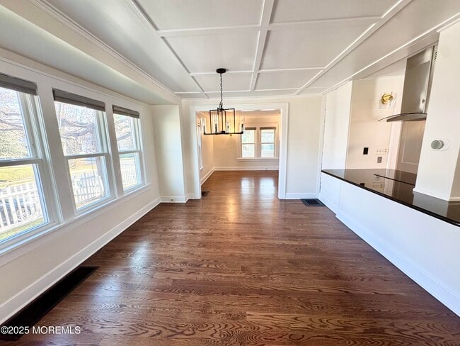 Building Photo - 208 E Bergen Pl