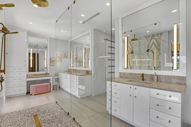 Building Photo - 1161 Pine Point Rd