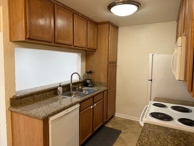 Kitchen - 23300 Marigold Ave
