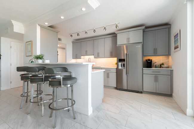 Building Photo - Siesta Key Luxury 2 Bed Condo with Gulf Views