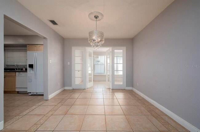 Building Photo - 640 Roberta Ave