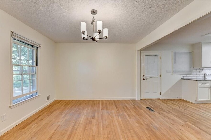 Building Photo - 2628 Whitehurst Dr