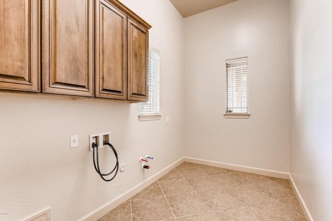 Building Photo - 15865 W Vernon Ave