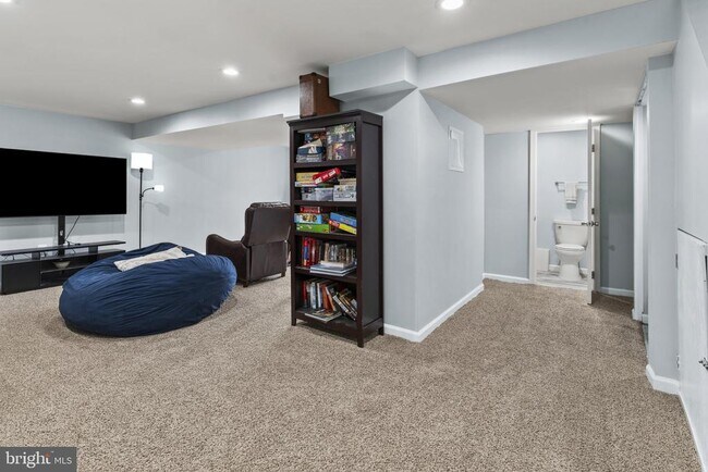 Building Photo - 6018 River Birch Ct