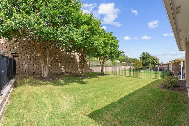 Building Photo - 322 Salado Creek Ln