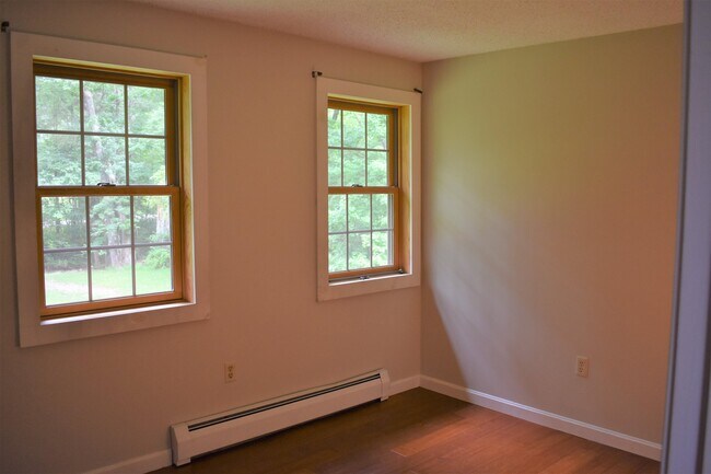 Building Photo - 26 Riverbend Rd