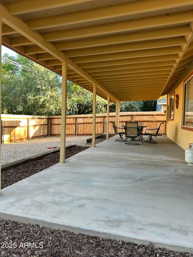 Building Photo - 819 N 5th St