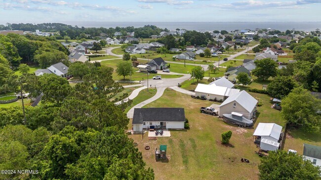 Building Photo - 177 Avis Dr