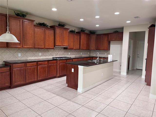 Building Photo - 6165 Larkspur Ln
