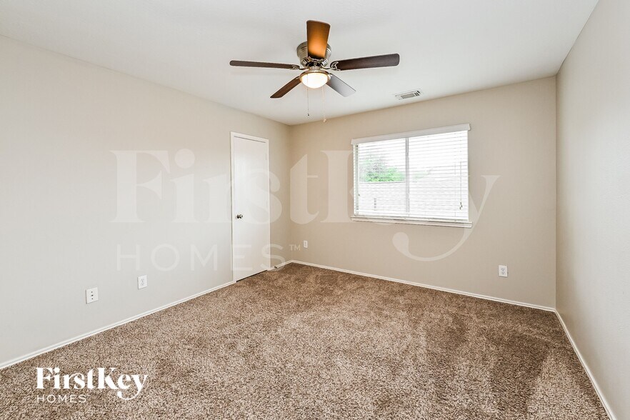 Building Photo - 4435 Sprangletop Ave