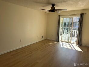 Building Photo - 30 Dartmouth Way