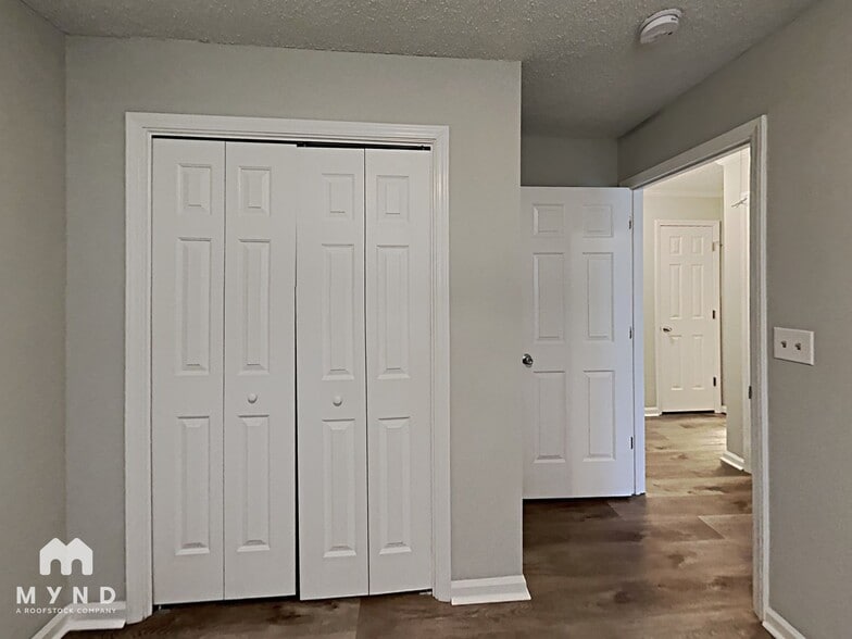 Building Photo - 720 Bermuda Ave