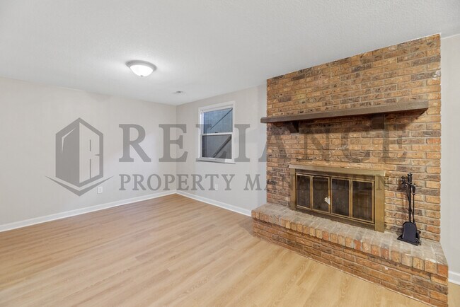 Building Photo - 10919 W Nantucket St