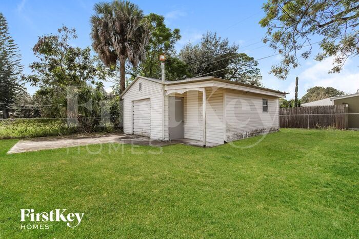 Building Photo - 705 Vincent Dr