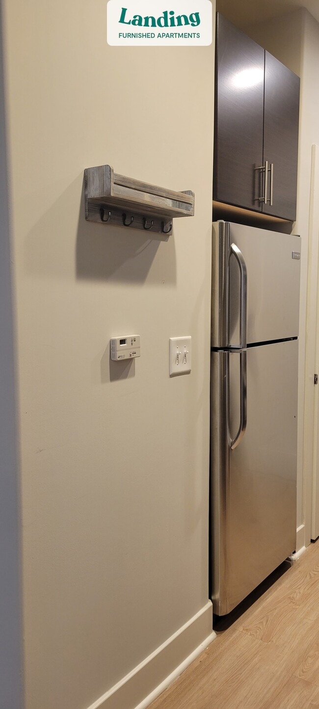 Building Photo - 10 Light St