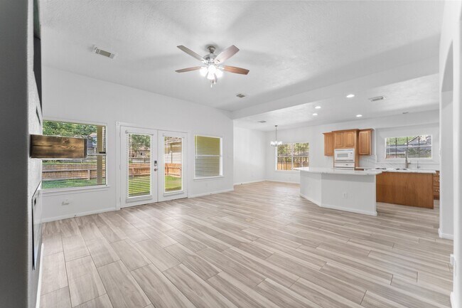 Building Photo - 2333 Stableridge Dr