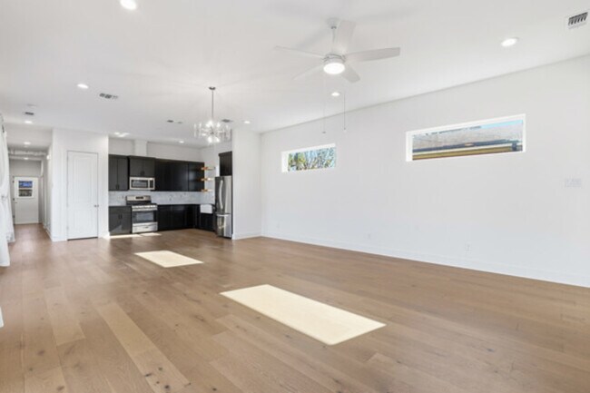 Building Photo - 2825 Townsend Dr