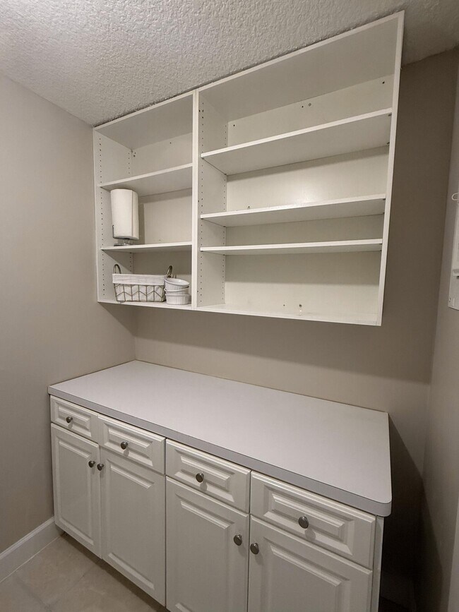 Building Photo - 3957 NW Cinnamon Tree Cir