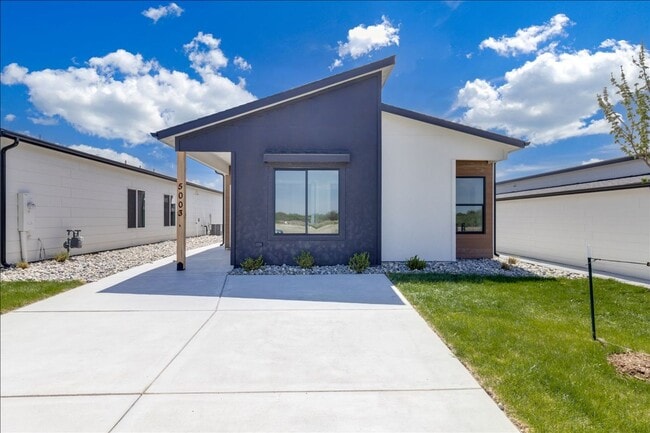 Building Photo - Beautiful Four Bedroom, Two Bathroom