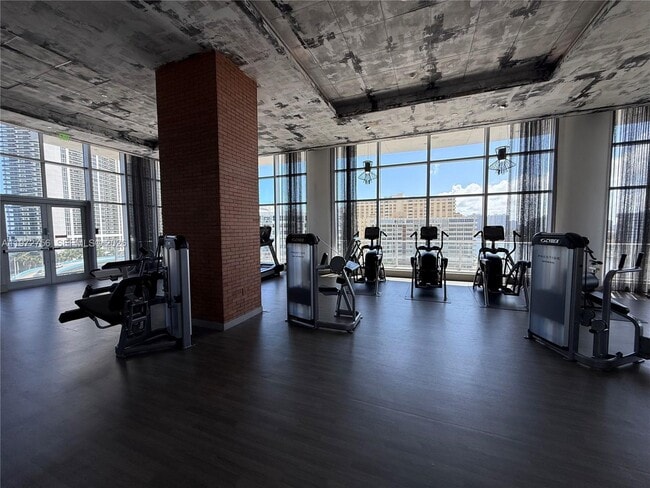 Building Photo - 4010 S Ocean Dr