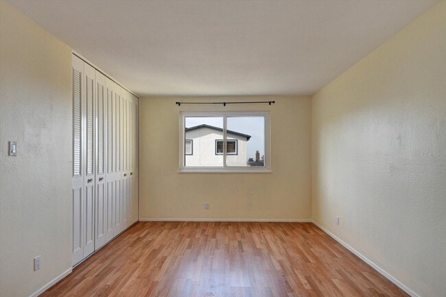 Building Photo - Spacious & Stylish Home in Pacifica’s Desirable Fairmont Neighborhood