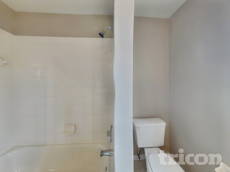 Building Photo - 1446 Firewheel Dr