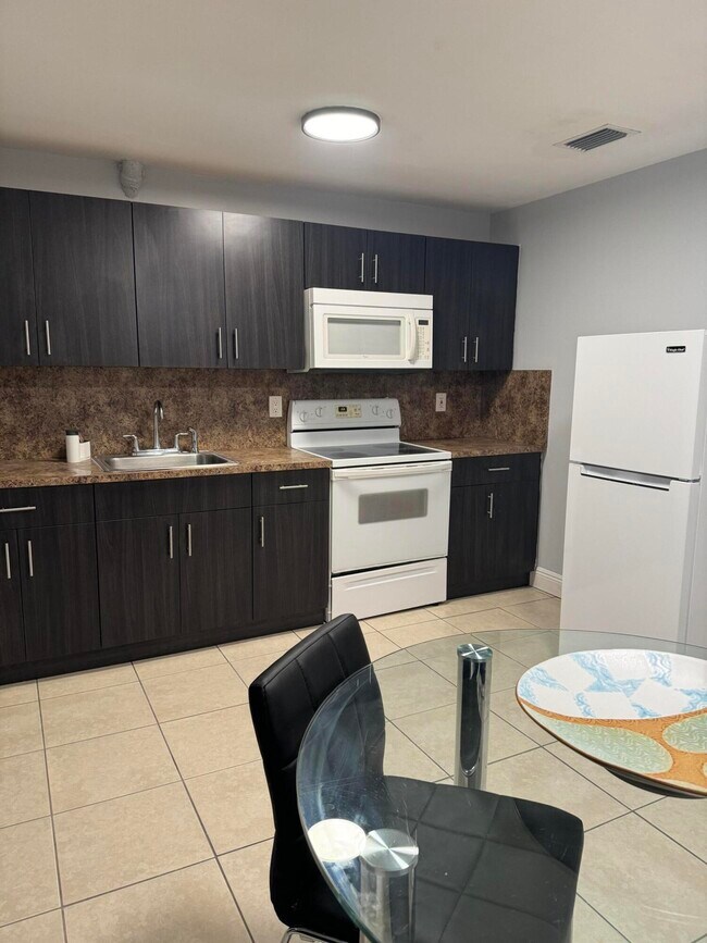 Building Photo - 3451 48th Ln S