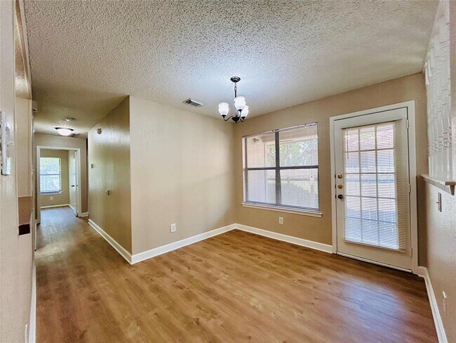Building Photo - 12300 Deer Falls Dr