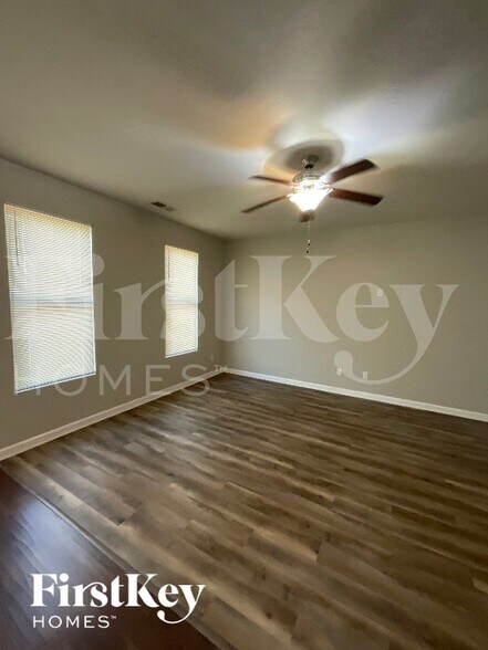 Building Photo - 148 Daisy Cir