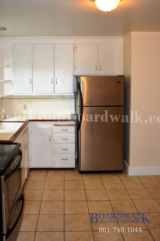 Building Photo - 1247 E 1300 S