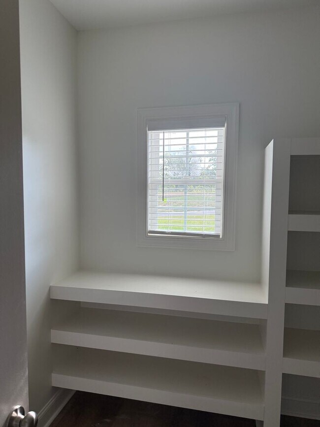 Building Photo - 172 Belmont Dr