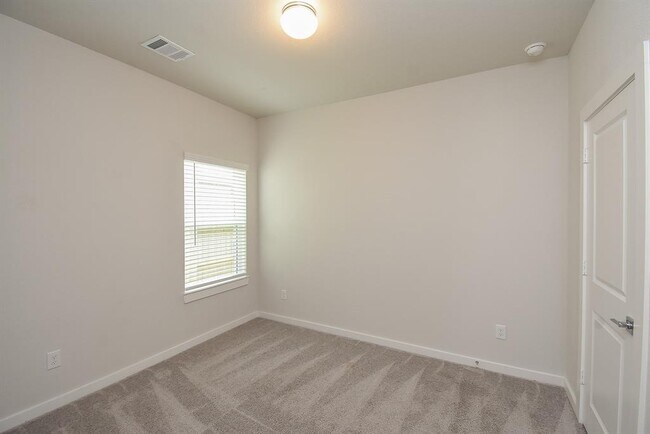 Building Photo - 3024 Myrtle Sunset Dr
