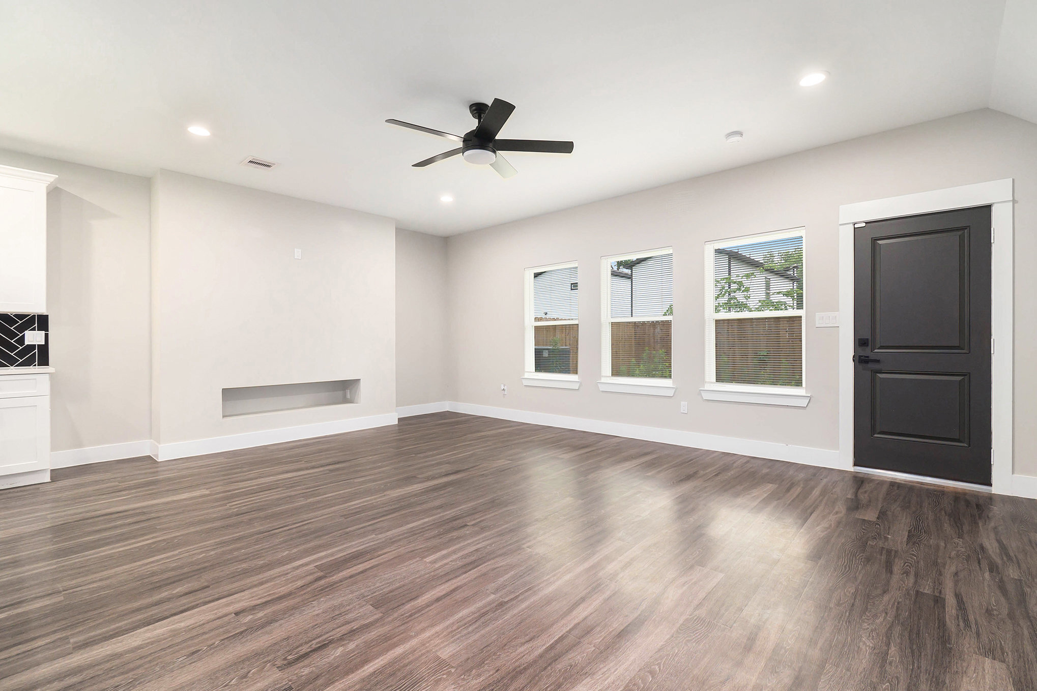 Building Photo - 8119 Venus St