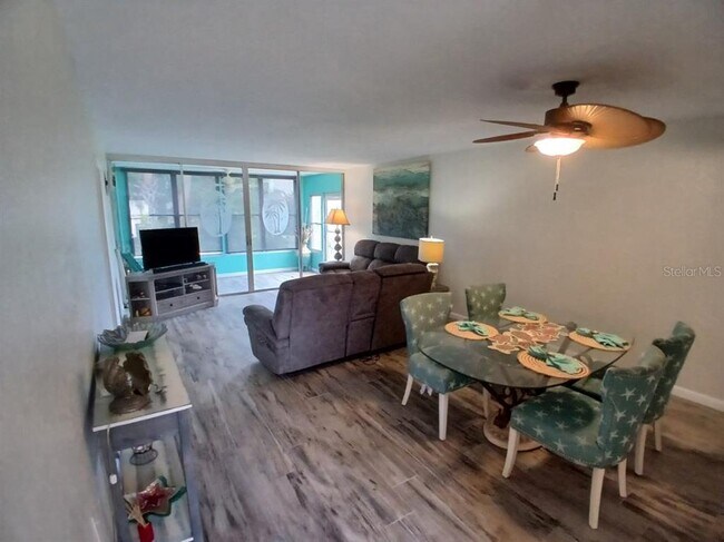 Building Photo - 10350 Imperial Point Dr W