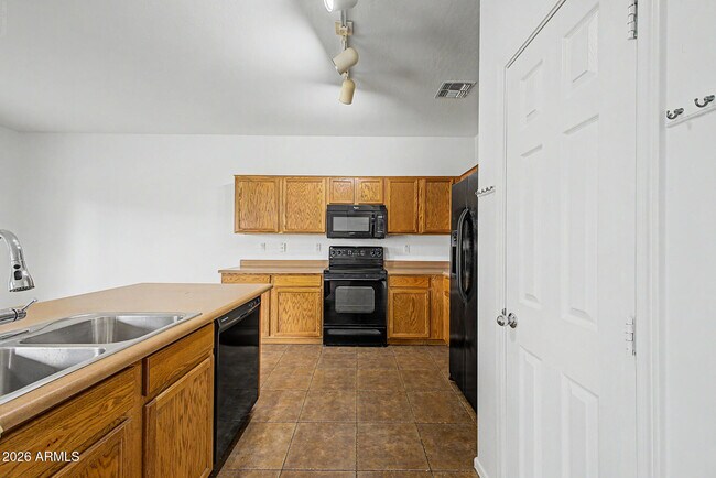 Building Photo - 14165 W Crocus Dr