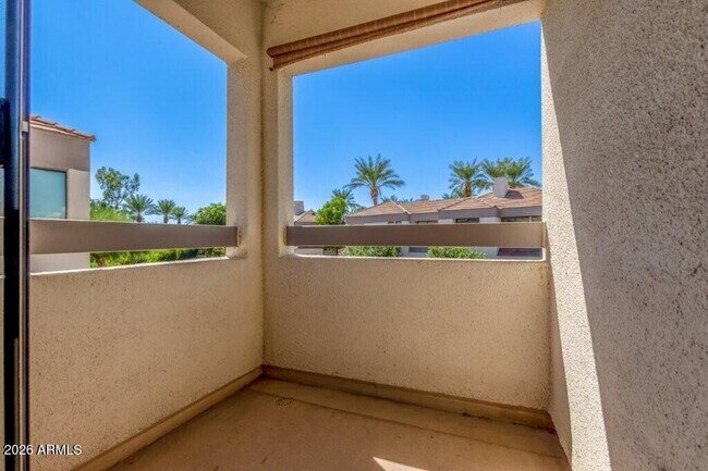 Building Photo - 7222 E Gainey Ranch Rd