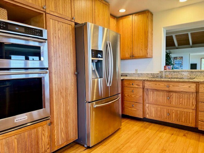 Building Photo - Luxury- Kona Hills Estates : Furnished Exquisite 3-Bedroom, 3.5 Bathroom Retreat