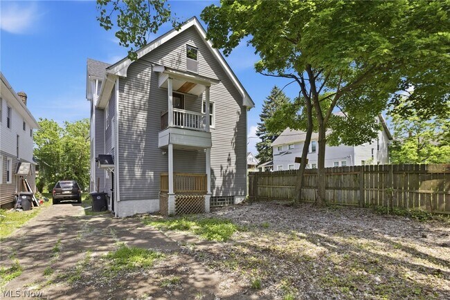 Building Photo - 1842 Colonnade Rd