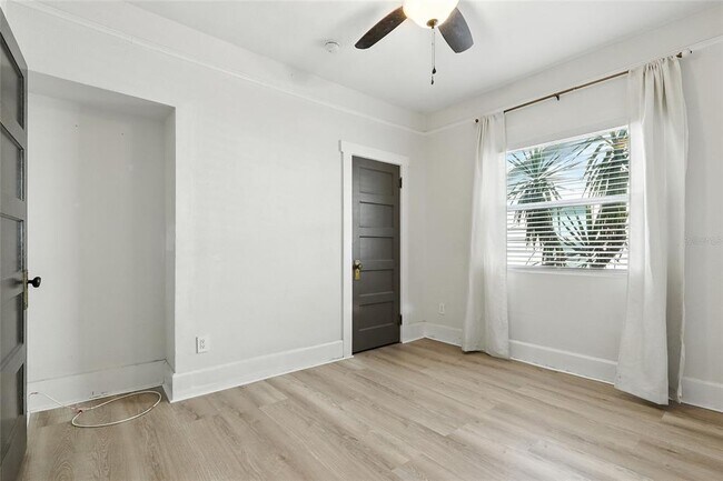 Building Photo - 3634 Burlington Ave N