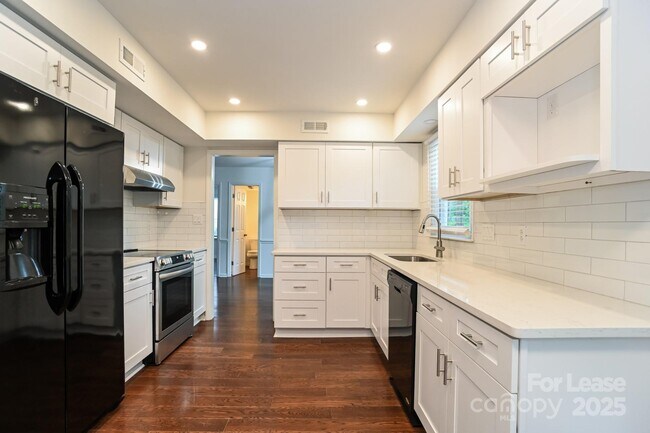 Building Photo - 8506 Ducksbill Dr