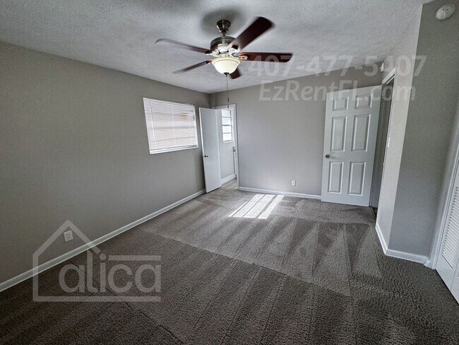 Building Photo - 2886 River Oak Dr