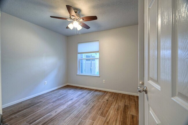 Building Photo - 15 White Bark Pl