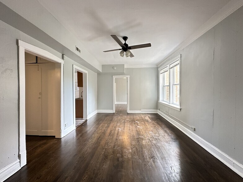 Building Photo - 4751 N Monticello Ave