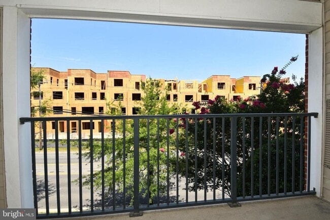 Building Photo - 4850 Eisenhower Ave