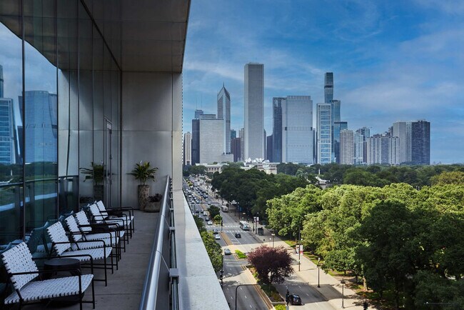 Building Photo - 1006 S Michigan Ave