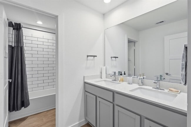 Building Photo - 14280 Big Bnd Dr