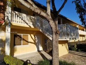 Building Photo - 2323 Van Buren St